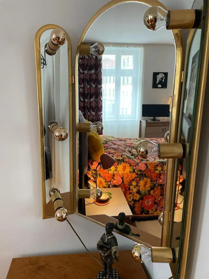 Vintage Apartment With Balcony And Parking II Wien