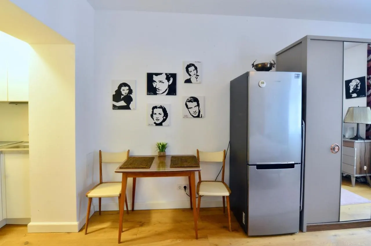 Vintage Apartment With Balcony And Parking II Vídeň